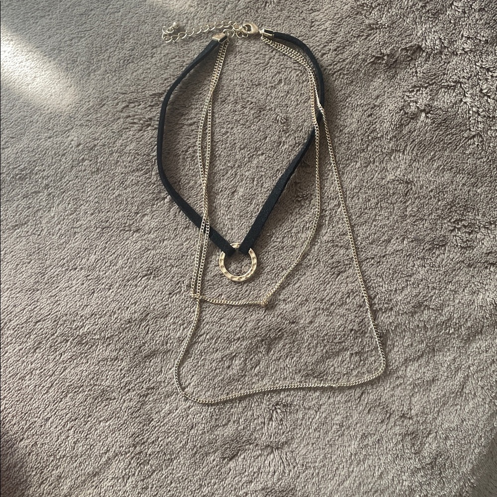Gold and Black Necklace with Pendant - Picture 2 of 6